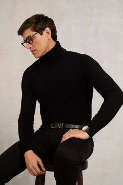Fine Roll Neck Knit