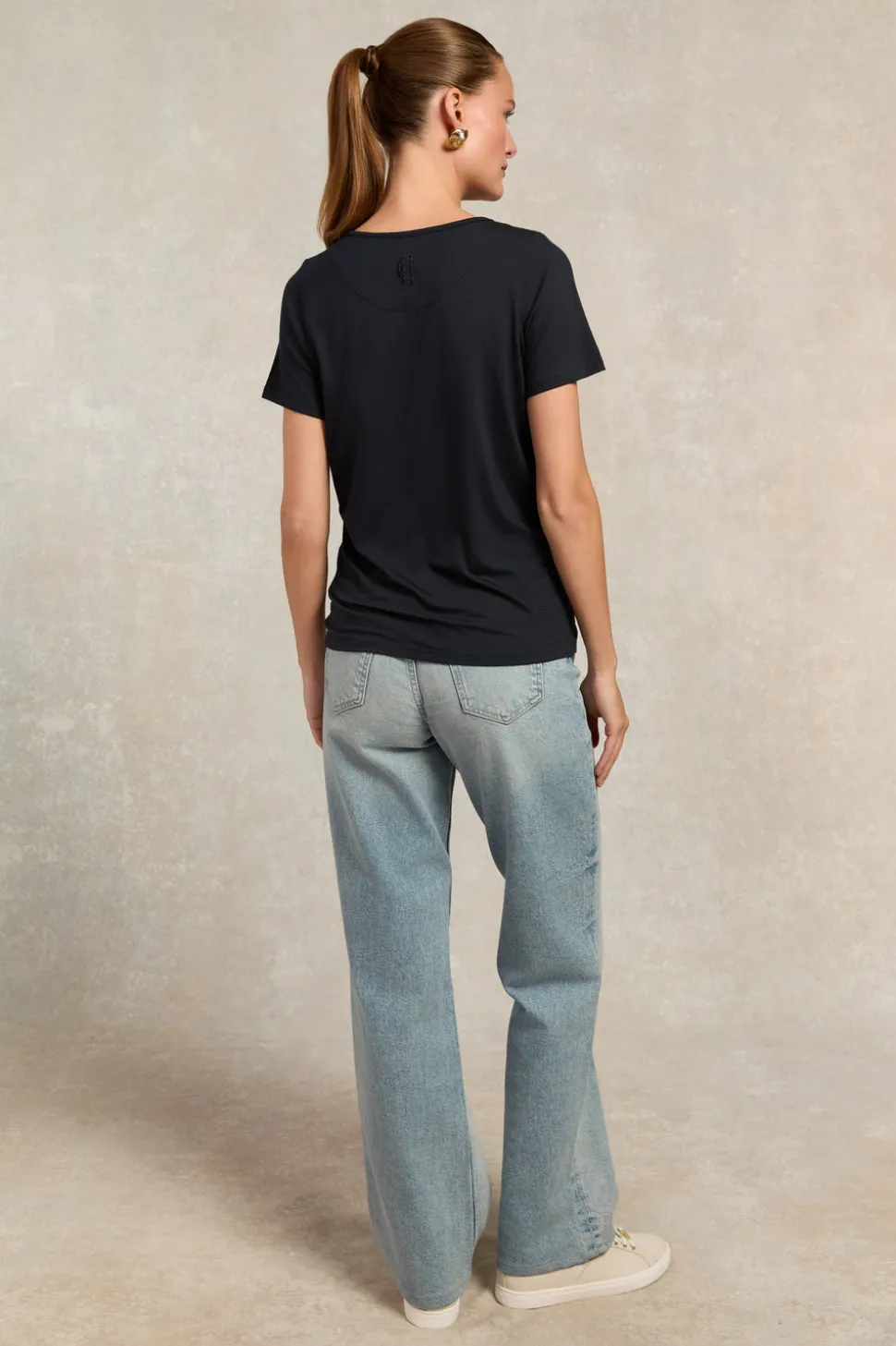 Relax Fit V-Neck Tee